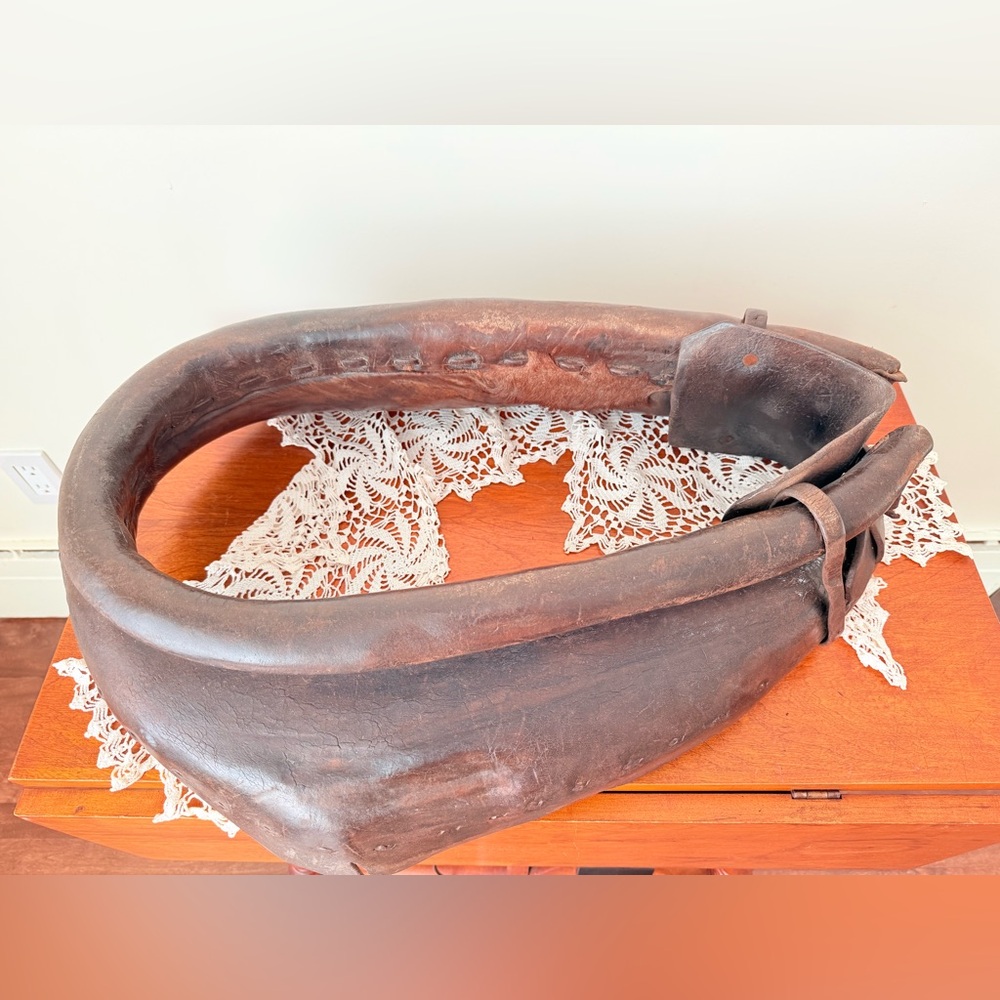 Vintage Antique leather Horse Collar | farmhouse | primitive farm tools decor - Picture 6 of 10
